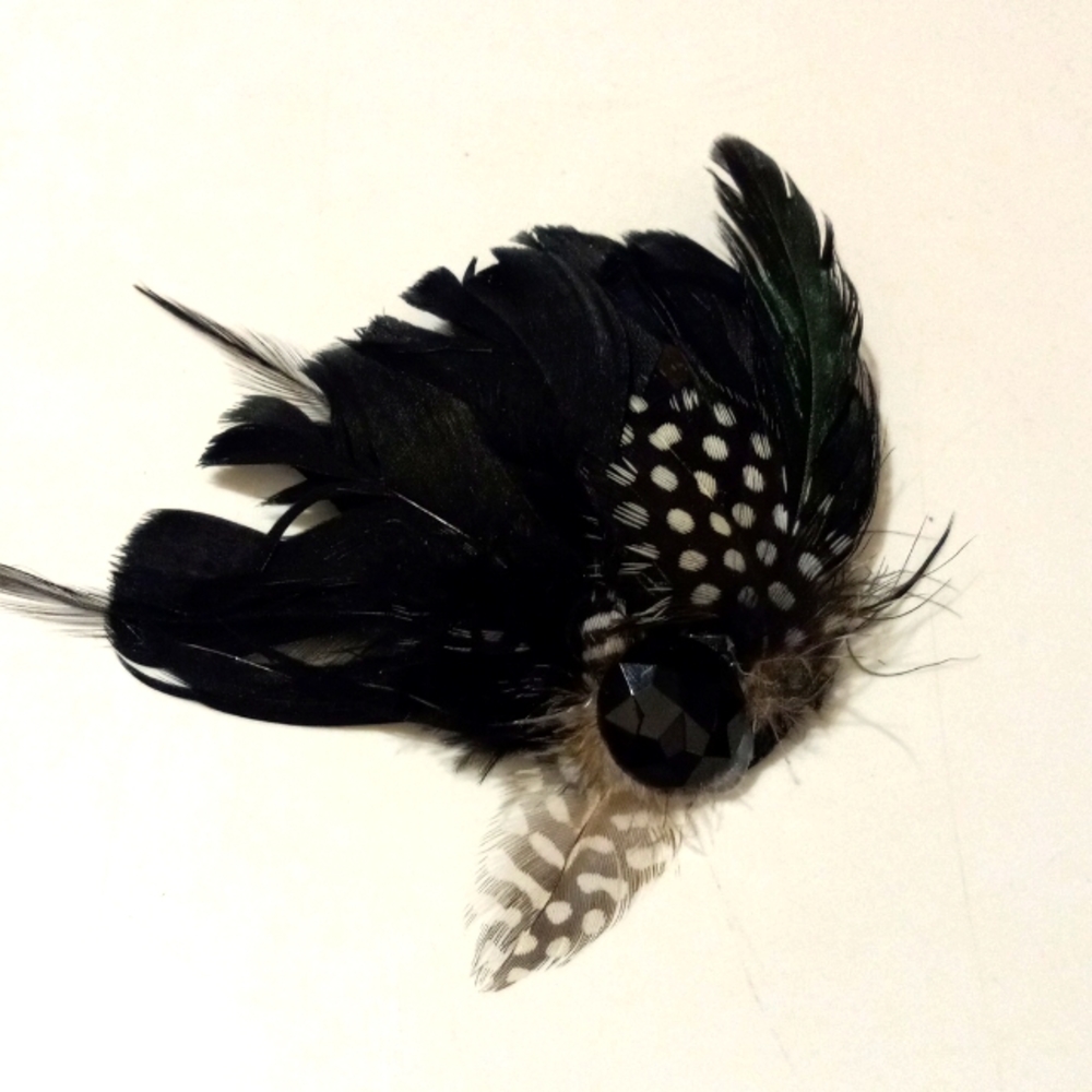 Brooch-Gorgeous handmade feather brooch